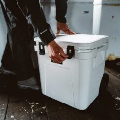 Yeti Coolers ROADIE 48 WHEELED - Kühlbox 20 Yeti Coolers ROADIE 48 WHEELED - Kühlbox -Primus Verkäufe 5638039355 x roadie 48 wheeled yeti coolers 24